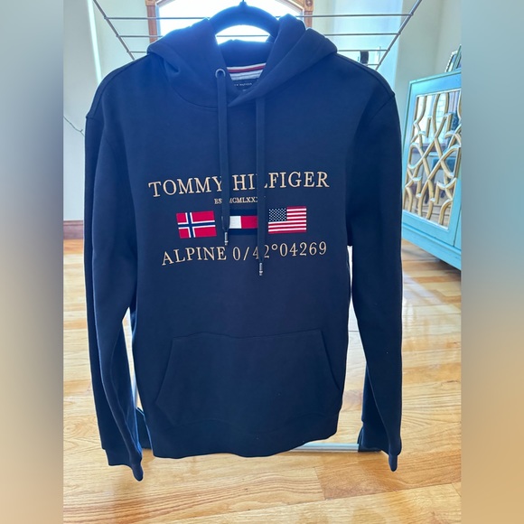 Tommy Hilfiger Hoodie Size Medium - Picture 2 of 8